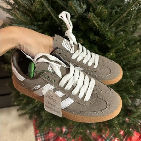 NWT Women's Adidas Handball Spezial Shoes Brown White Sneaker - Picture 1 of 5